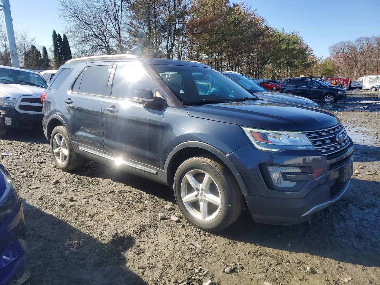 2017 Ford Explorer Xlt - Image 4