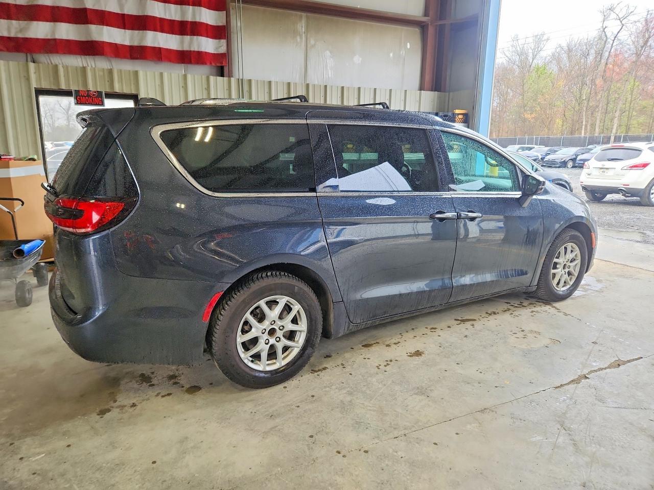 2021 Chrysler Pacifica Touring L - Фото 3