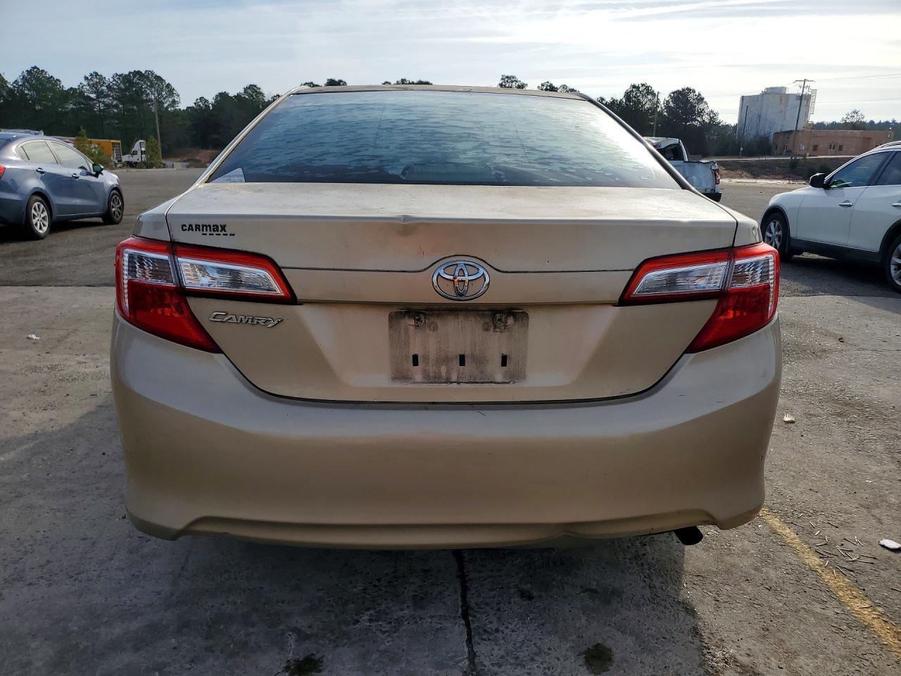 2012 Toyota Camry - Фото 6