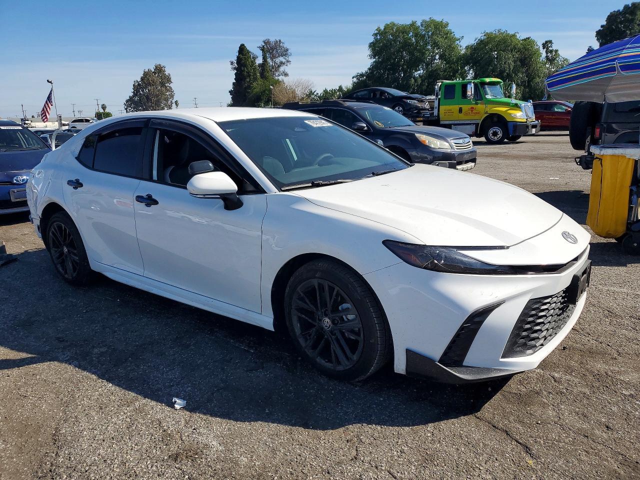 2025 Toyota Camry Se - Фото 4