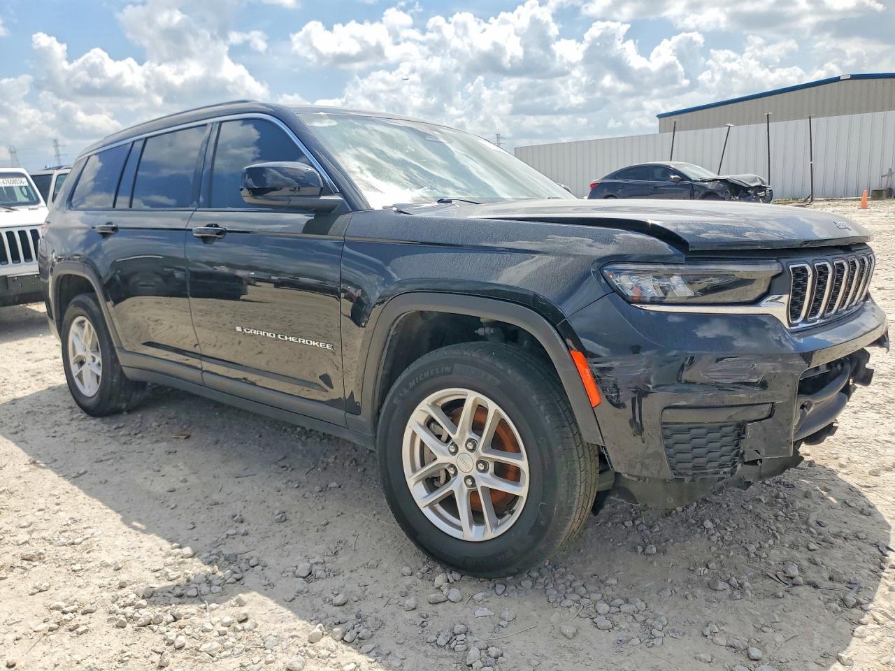 2023 Jeep Grand Cherokee L Laredo - Image 4