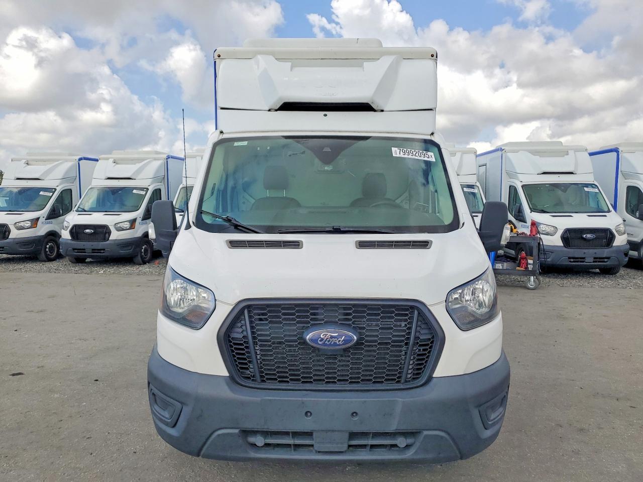 2021 Ford Transit Delivery Truck - Фото 5
