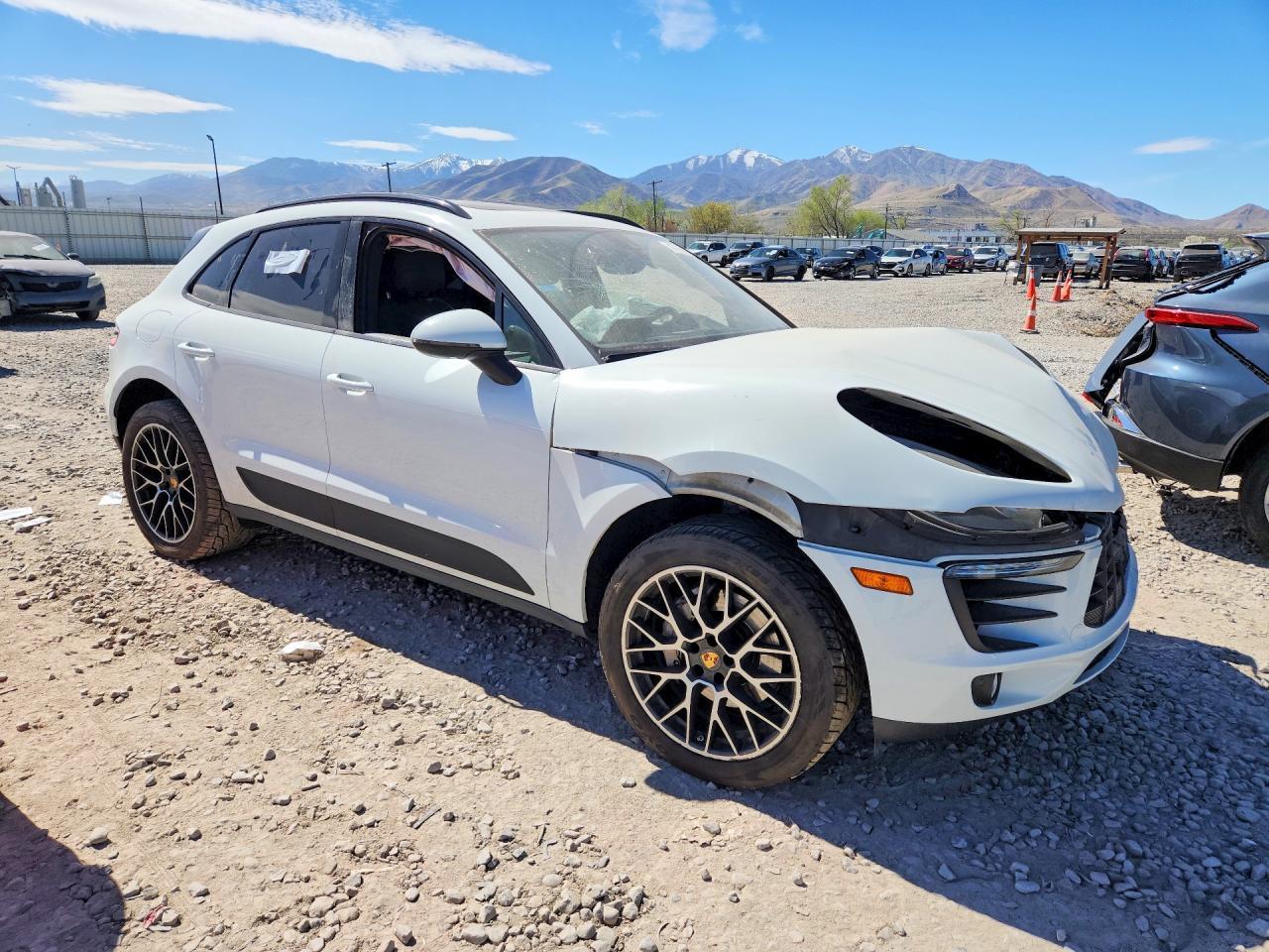 2017 Porsche Macan S - Image 4