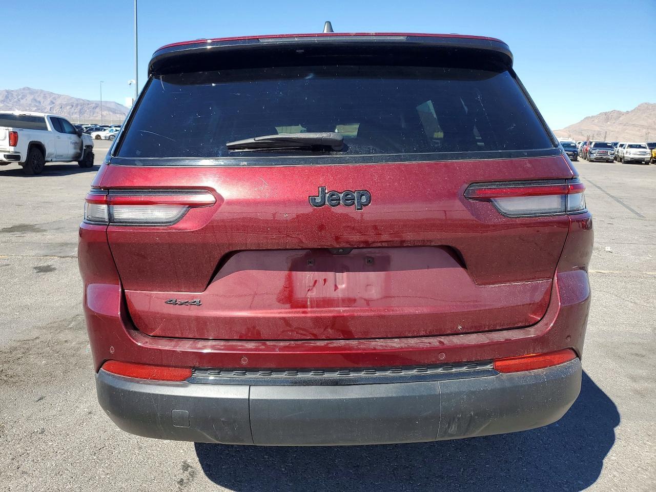 2023 Jeep Grand Cherokee L Laredo - Image 6