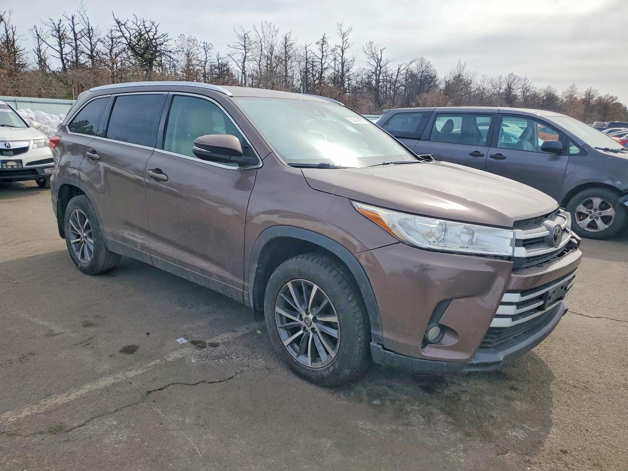 2018 Toyota Highlander Se - Фото 4