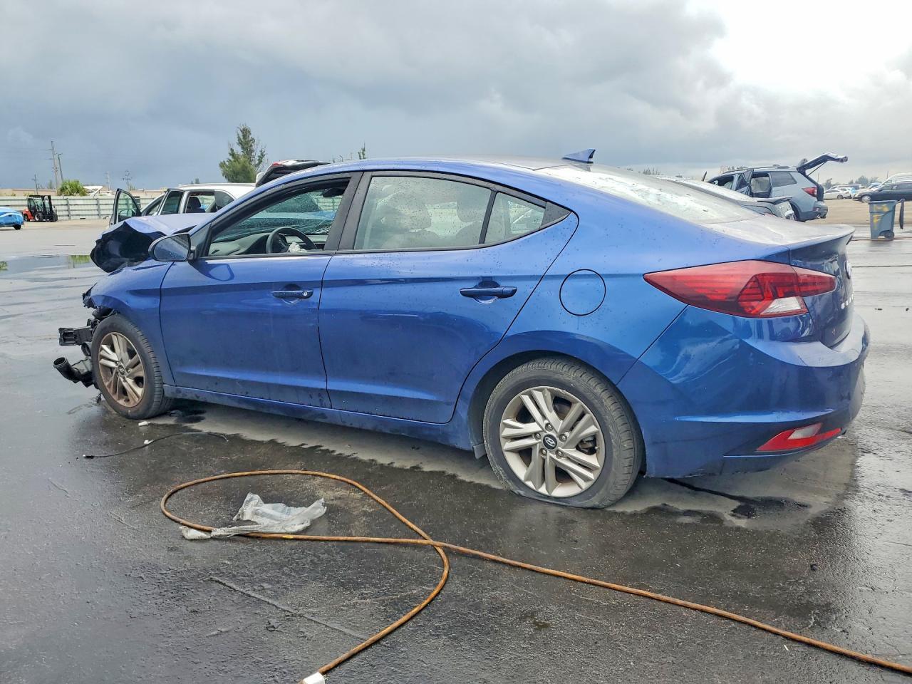 2019 Hyundai Elantra Sel - Image 2