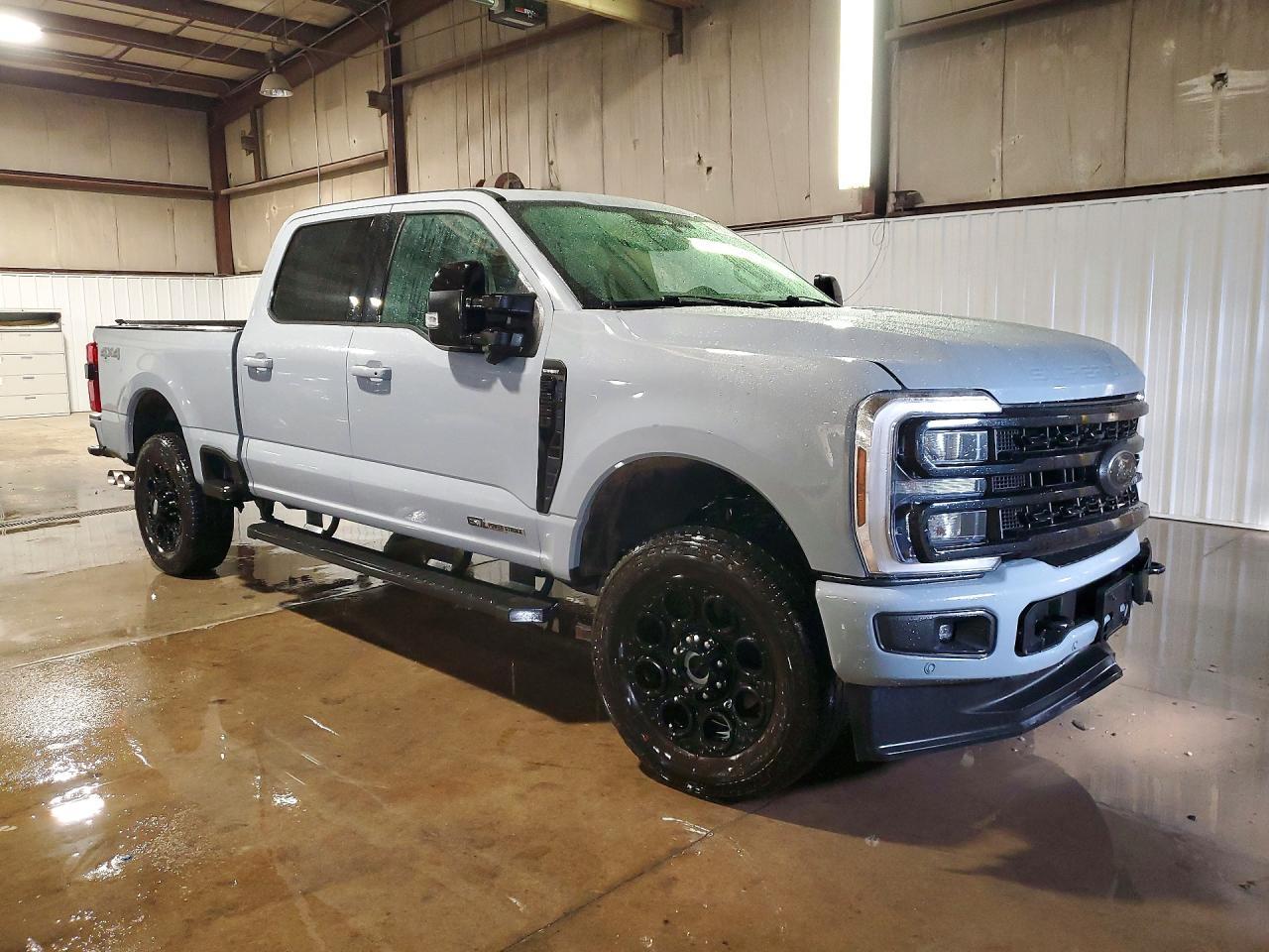 2024 Ford F250 Super Duty - Image 4