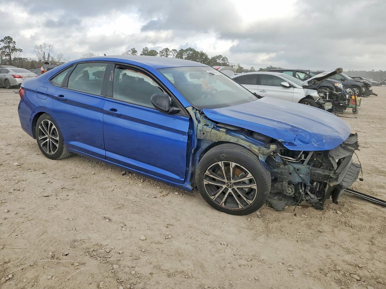 2022 Volkswagen Jetta Sport - Image 4