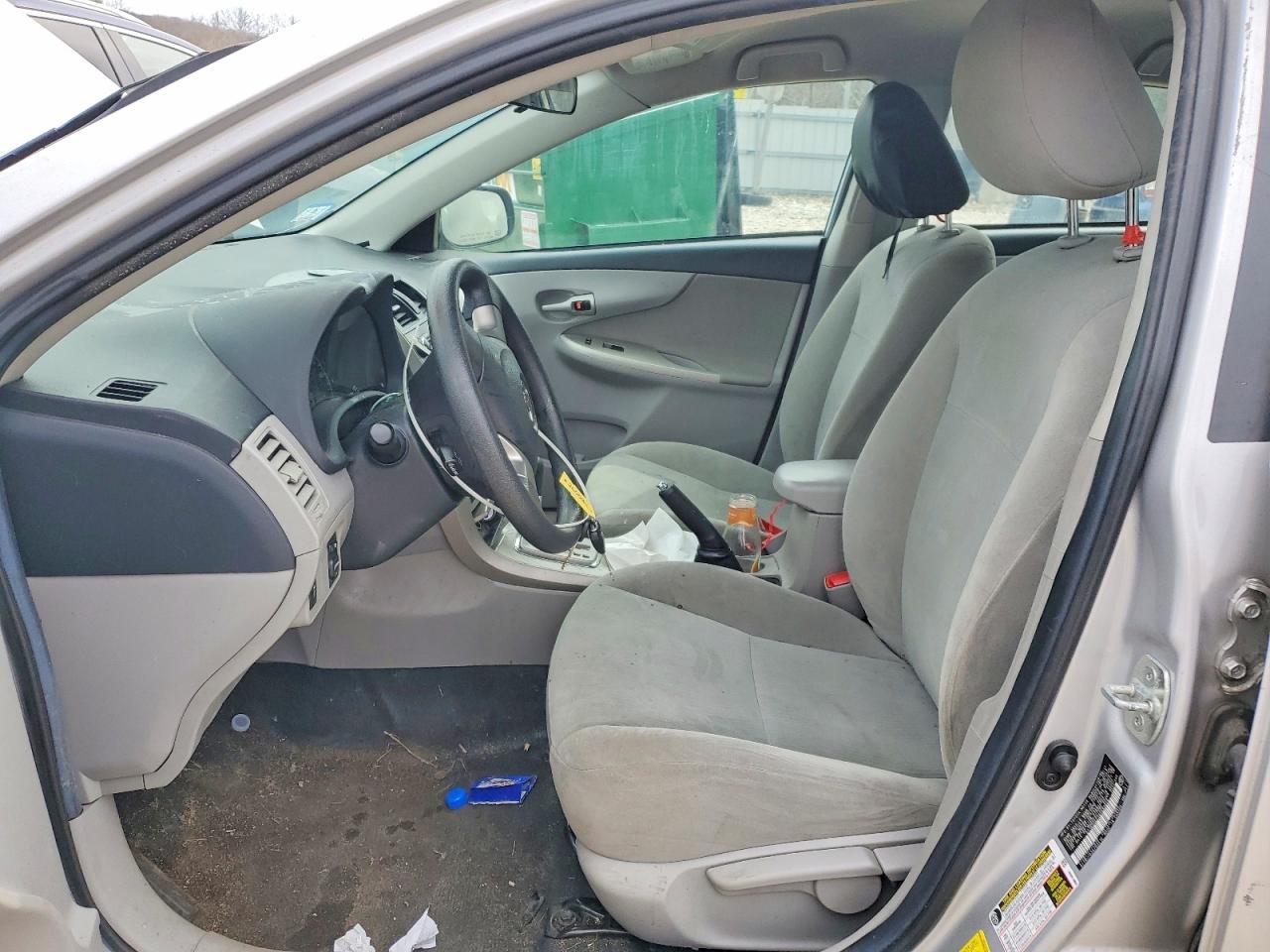 2011 Toyota Corolla Le - Фото 7
