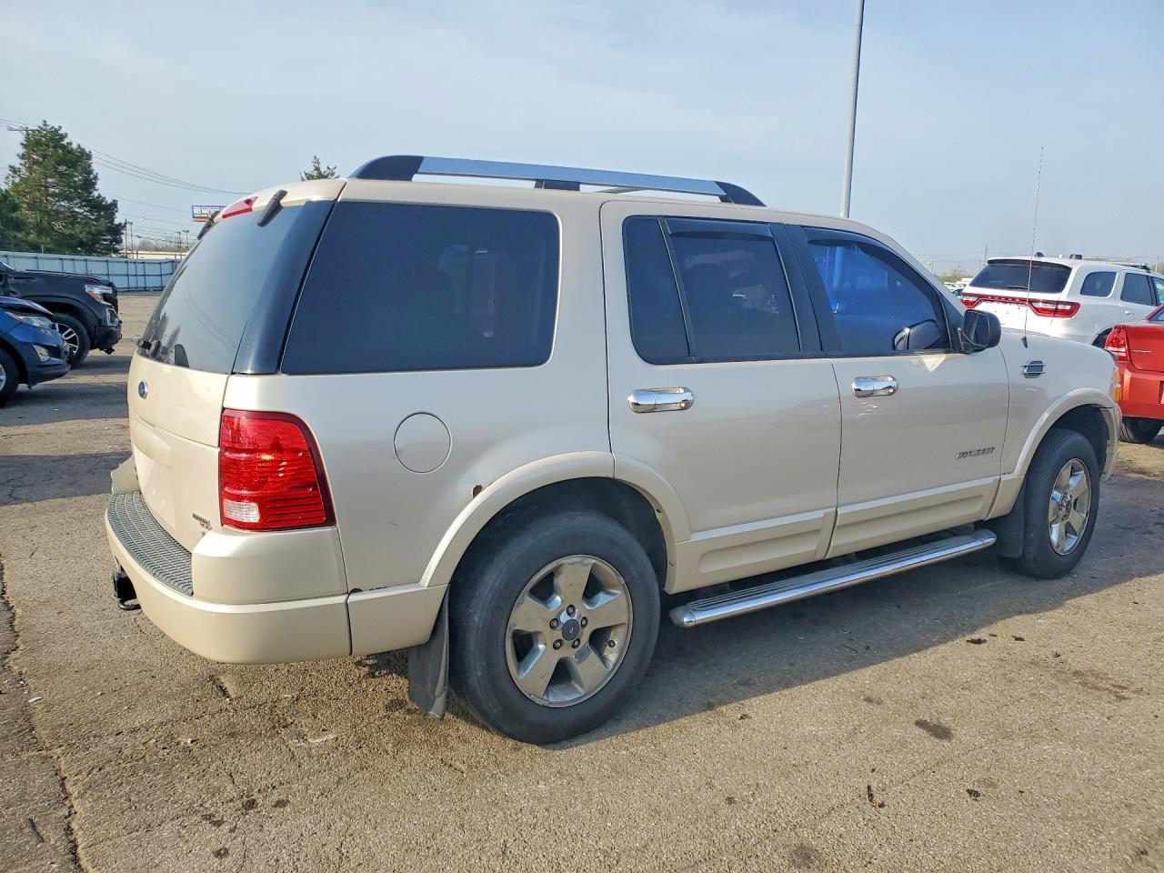 2005 Ford Explorer Limited - Фото 3