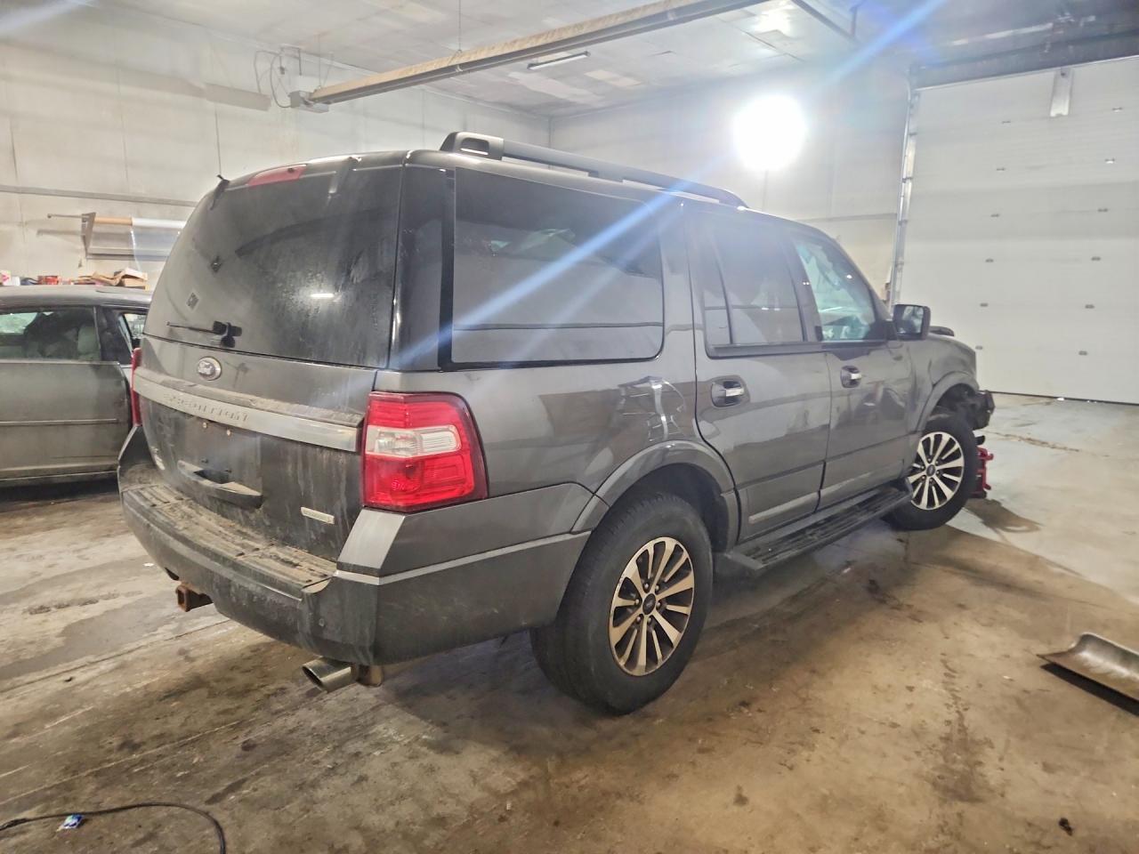 2016 Ford Expedition Xlt - Image 3