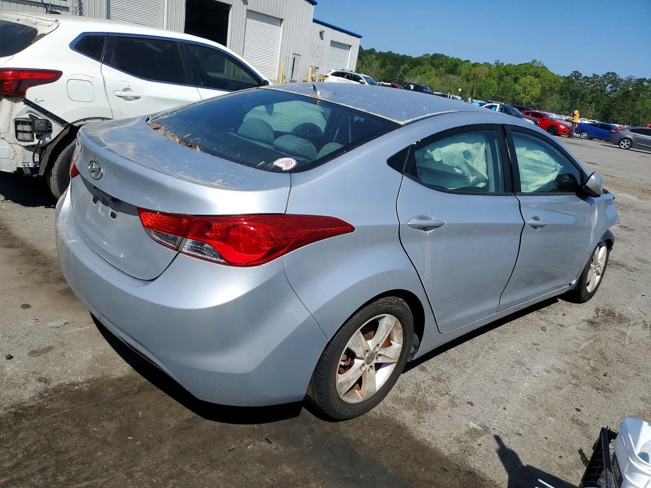 2011 Hyundai Elantra - Фото 3