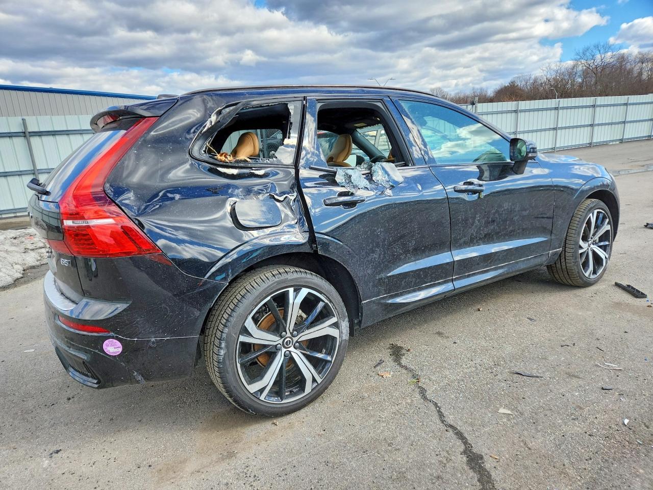 2025 Volvo Xc60 Ultra - Image 3