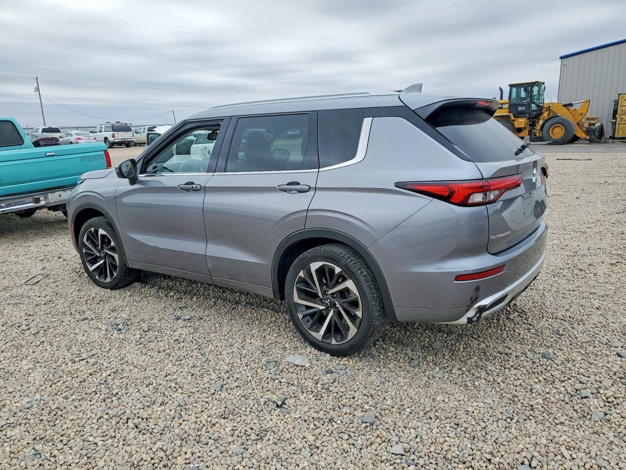2022 Mitsubishi Outlander Sel - Фото 2