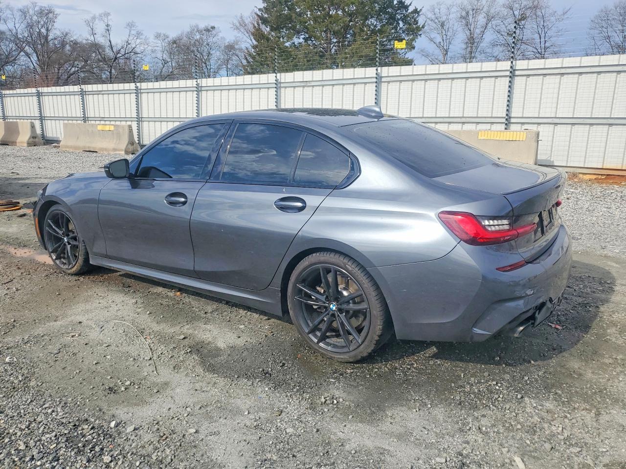 2022 BMW 330I - Фото 2