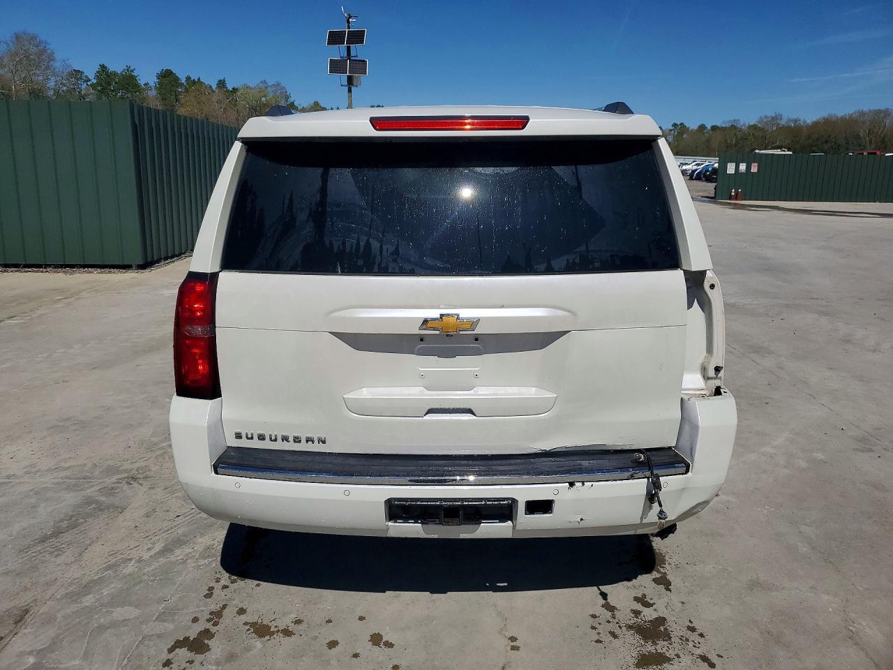 2016 Chevrolet Suburban C1500 Ltz - Image 6