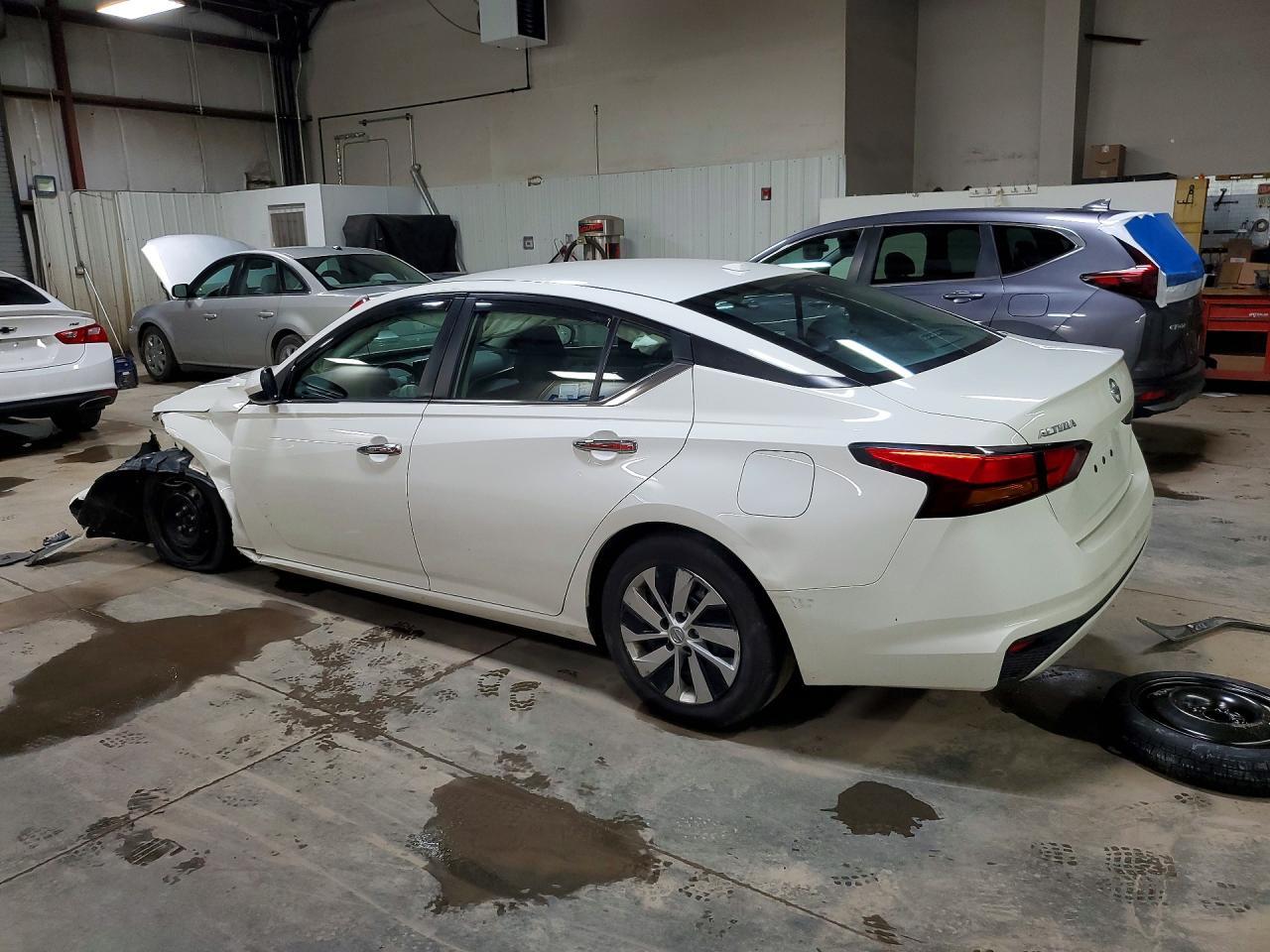 2020 Nissan Altima 2.5 S - Фото 2