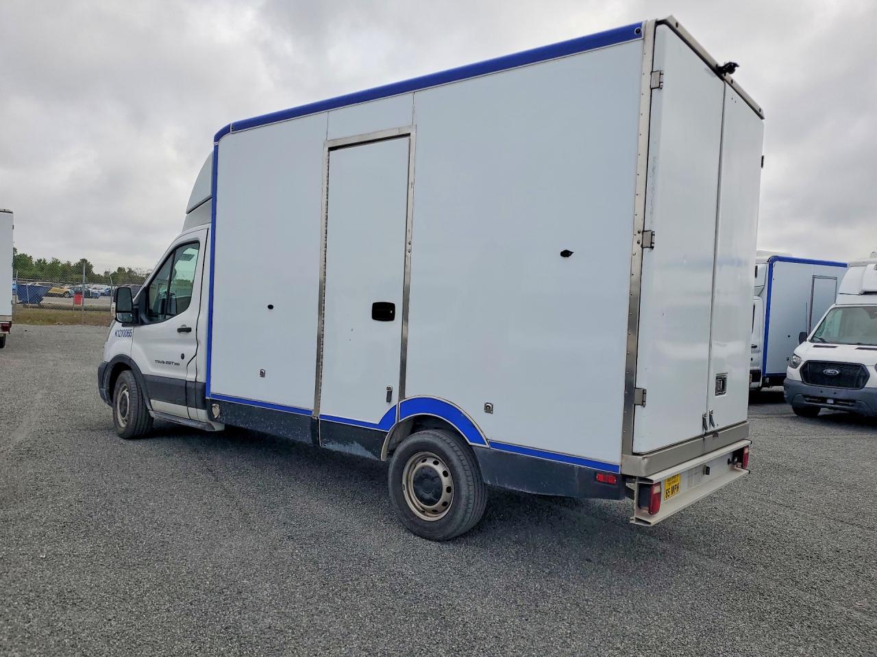 2020 Ford Transit Delivery Truck - Фото 2