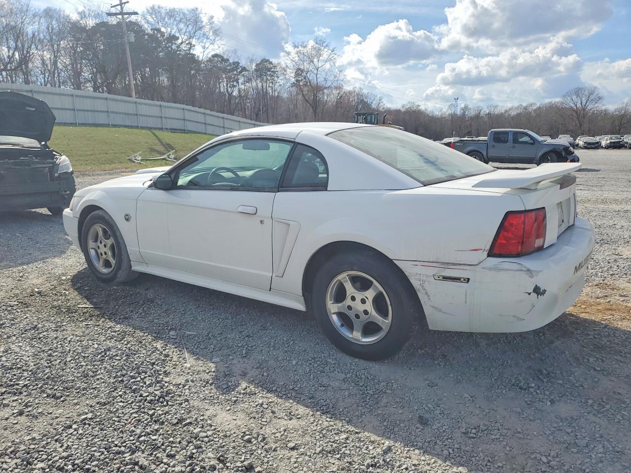 2004 Ford Mustang - Image 2