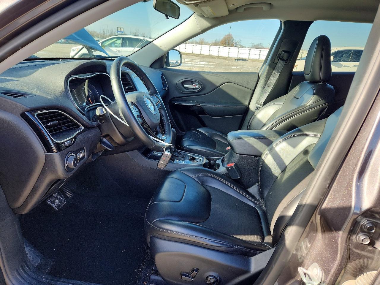 2019 Jeep Cherokee Latitude Plus - Фото 7