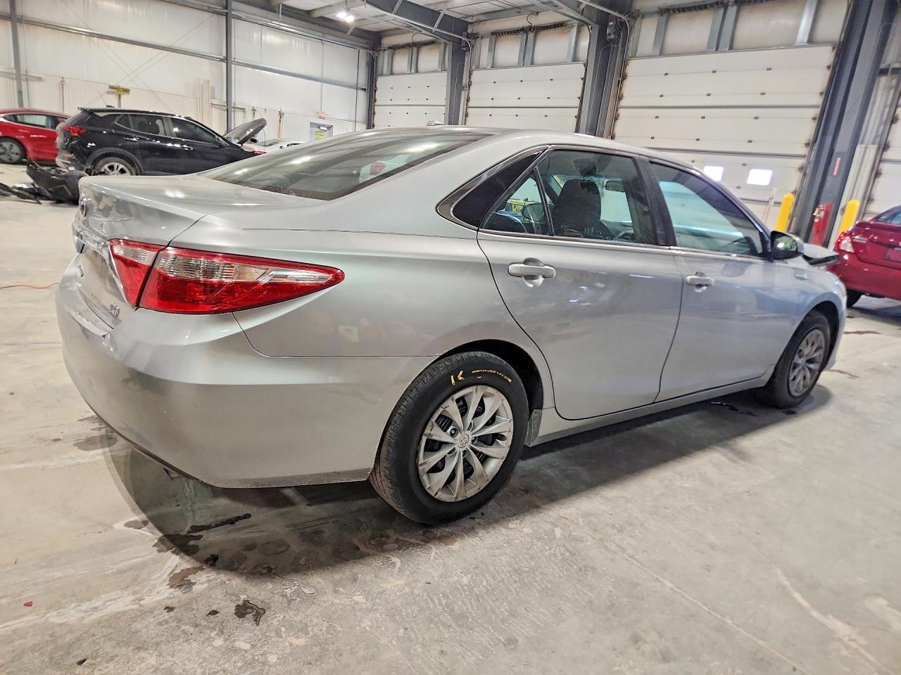 2015 Toyota Camry Hybrid Le - Фото 3
