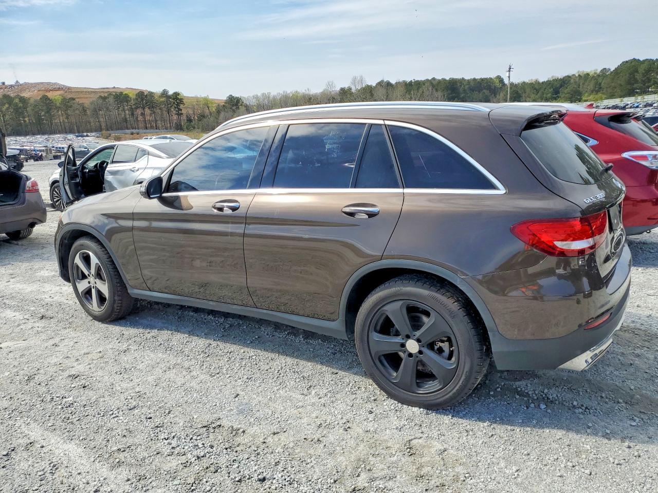 2017 Mercedes-Benz Glc 300 - Image 2