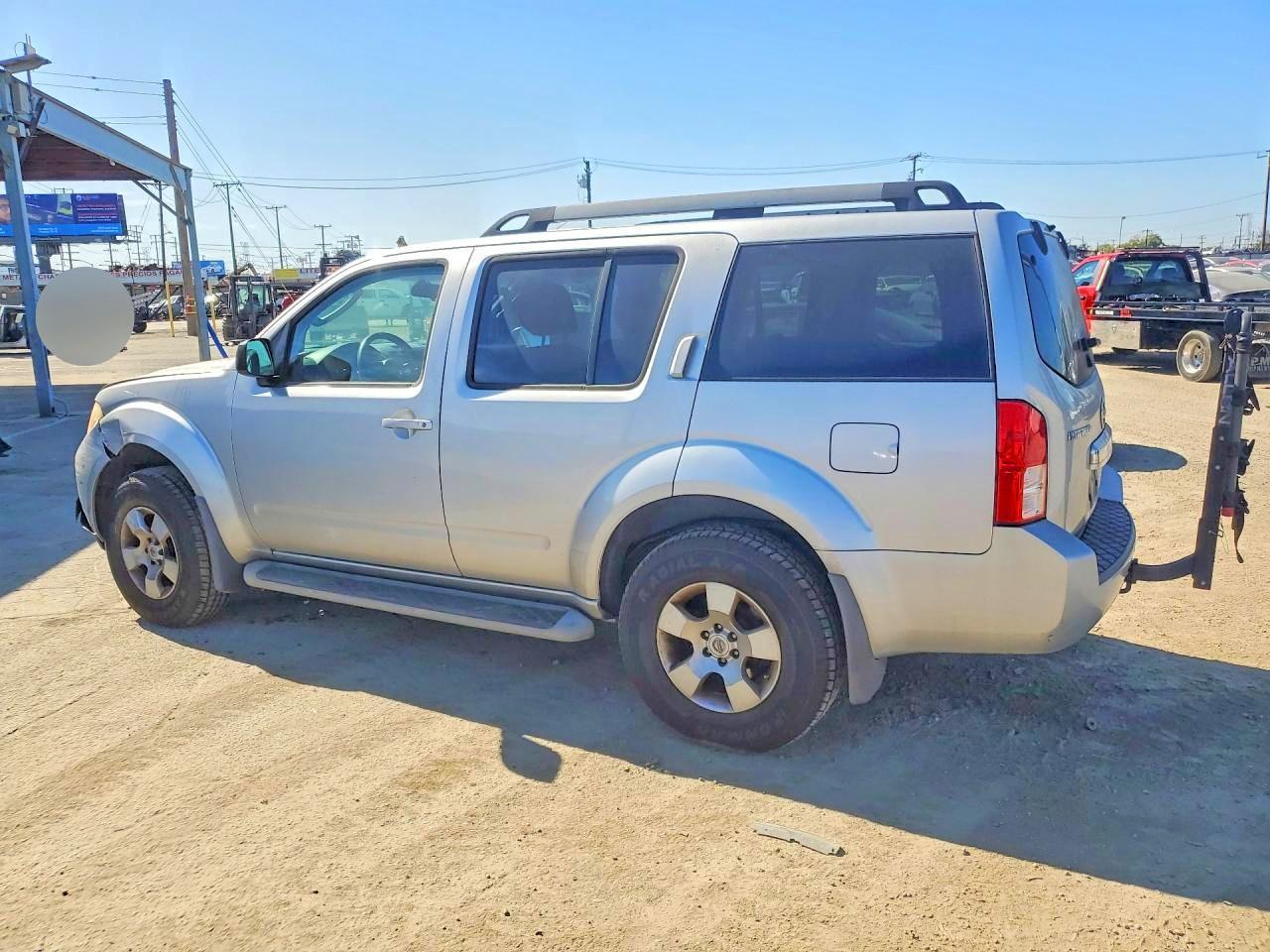 2008 Nissan Pathfinder S - Фото 2