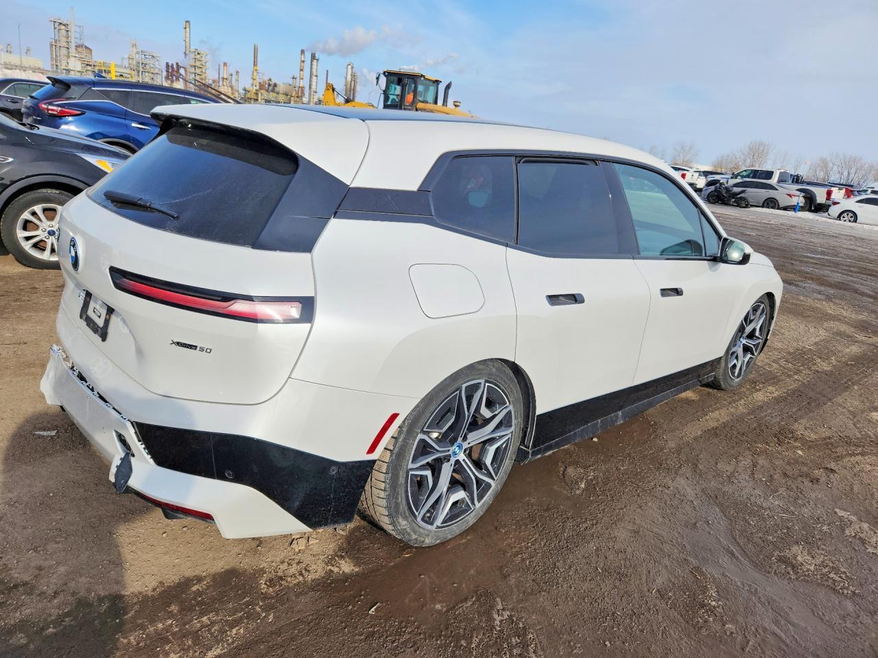 2022 BMW Ix xDrive50 - Фото 3