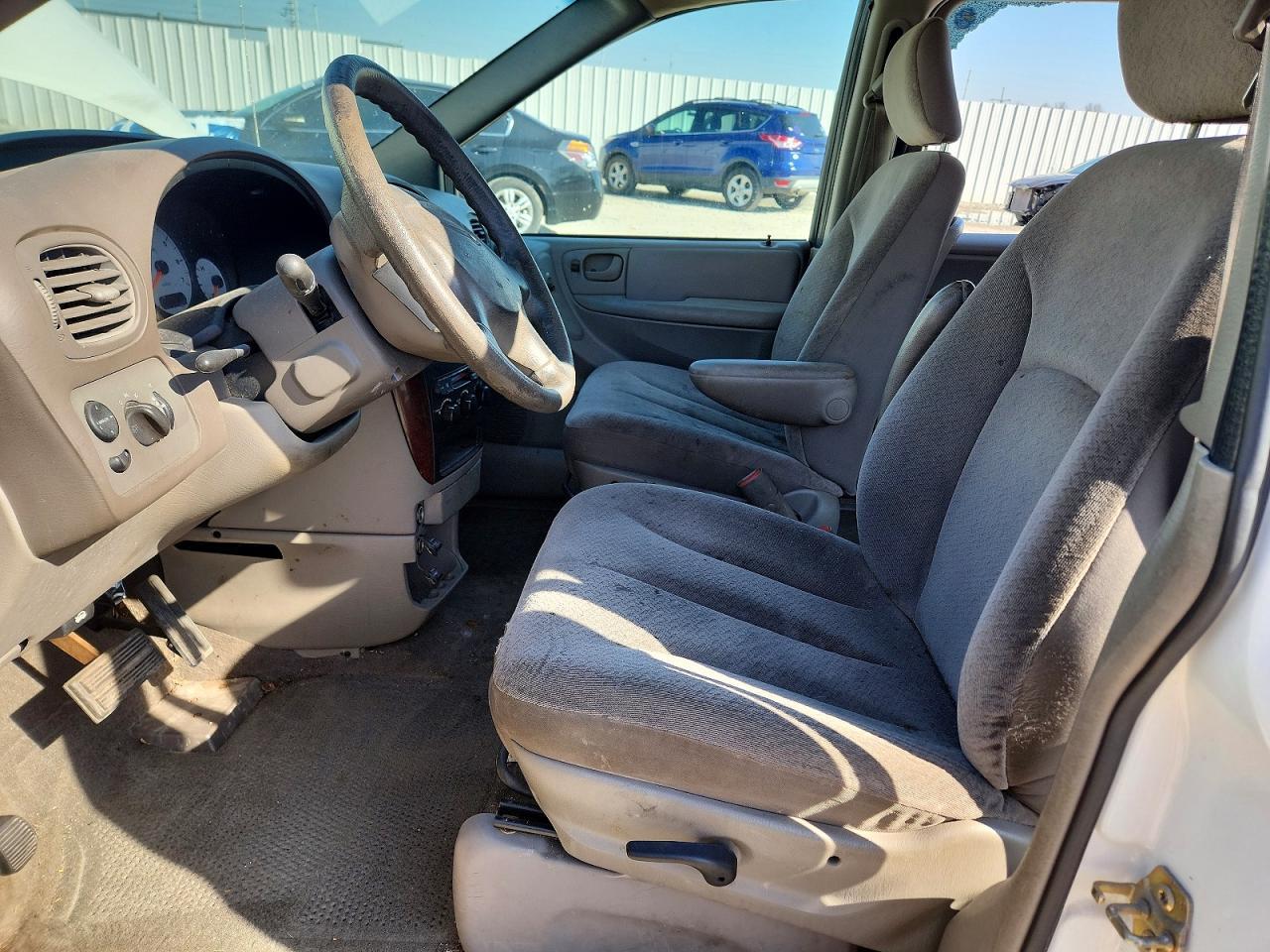 2003 Chrysler Town & Country Lx - Image 7