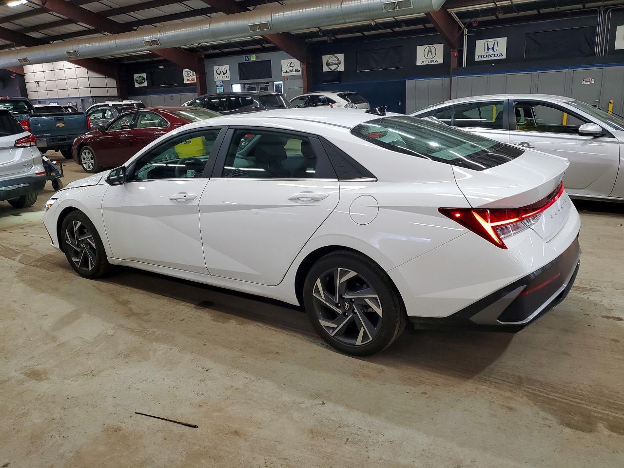 2024 Hyundai Elantra Sel - Image 2