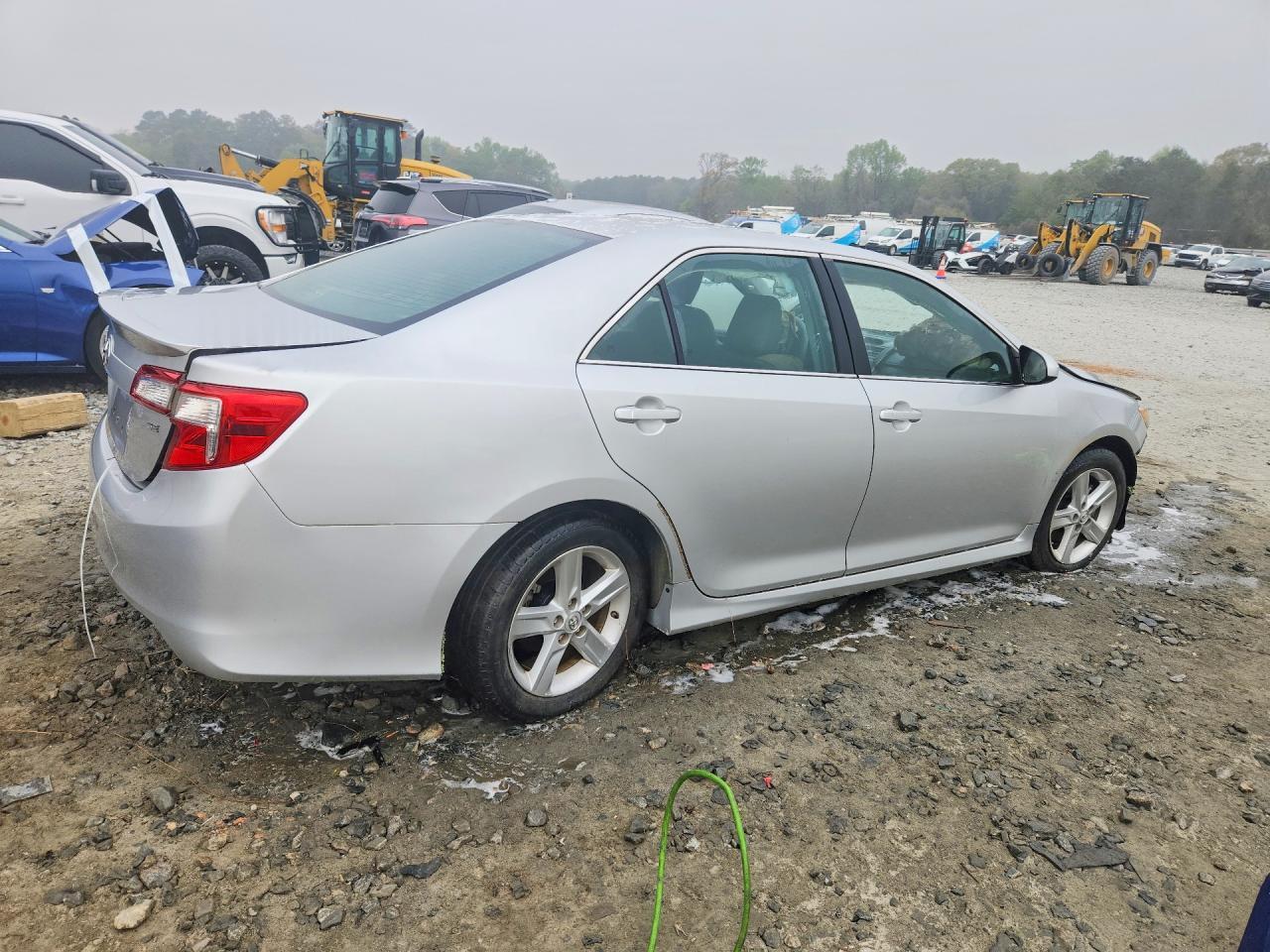 2014 Toyota Camry Se - Image 3