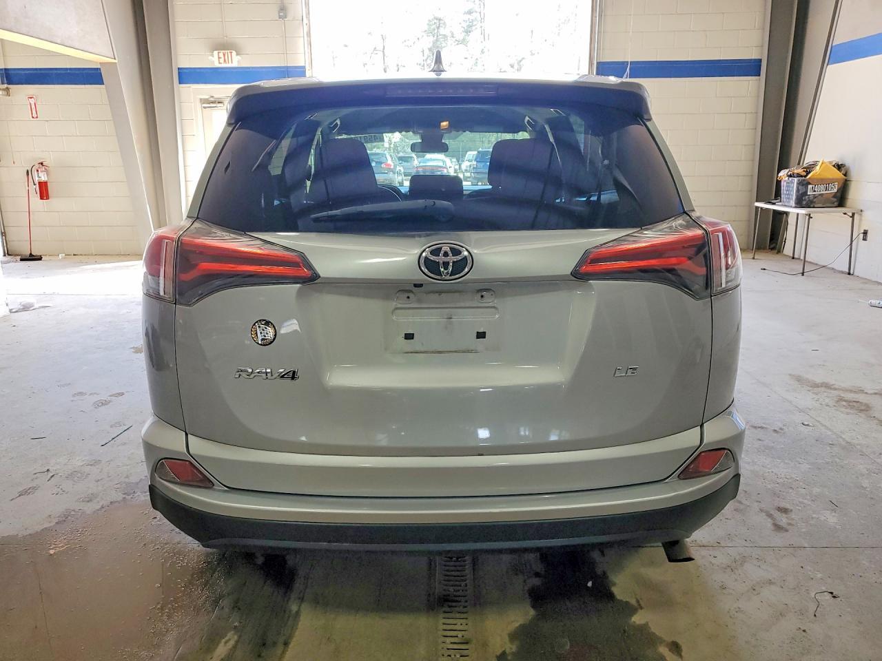 2018 Toyota Rav4 Le - Фото 6