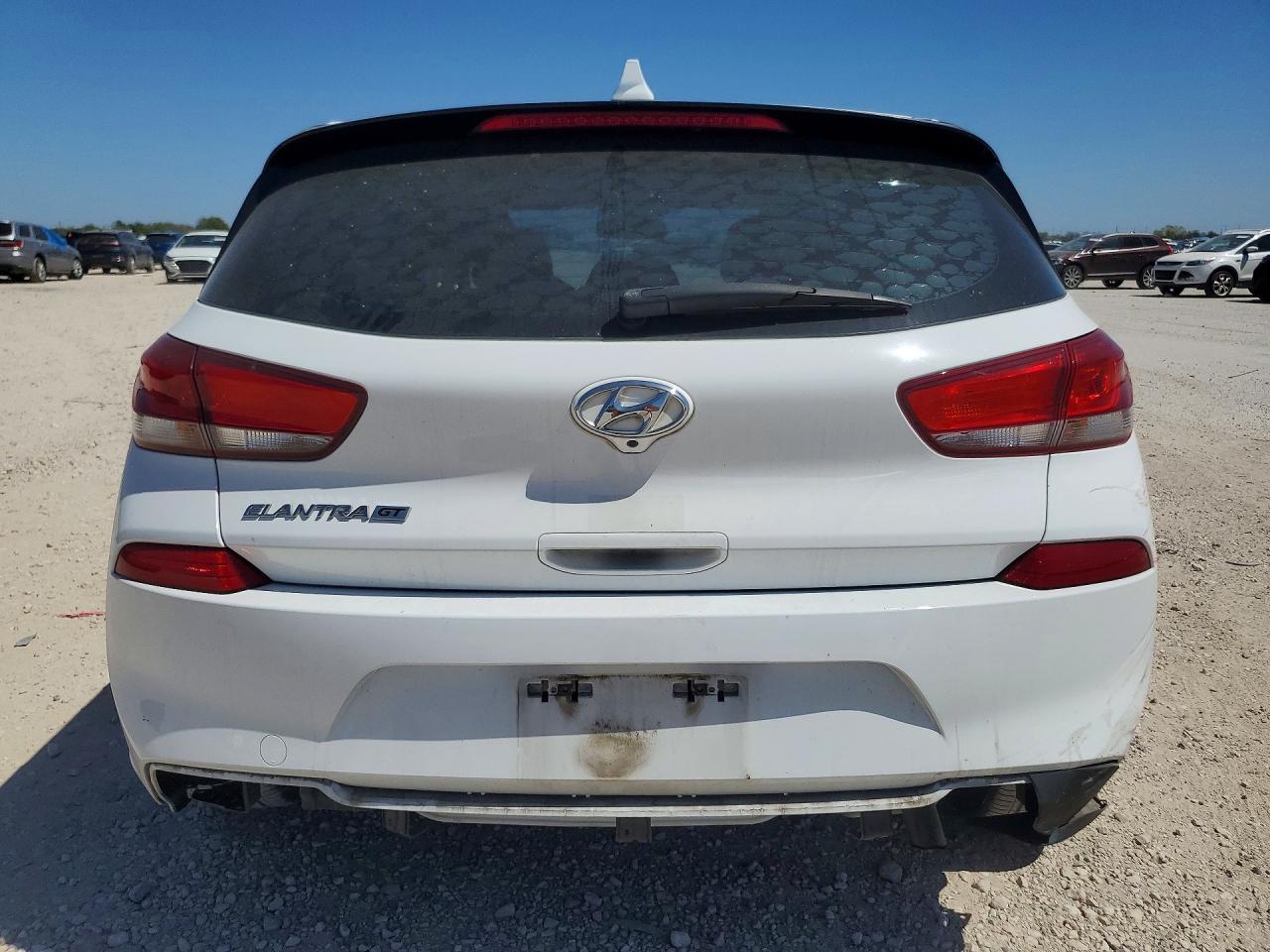 2020 Hyundai Elantra Gt Base - Фото 6