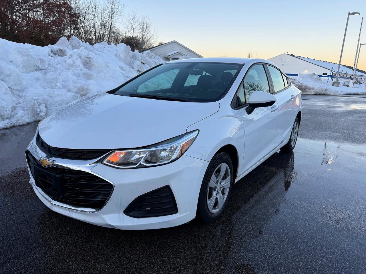 2019 Chev Cruze Ls White - Фото 2