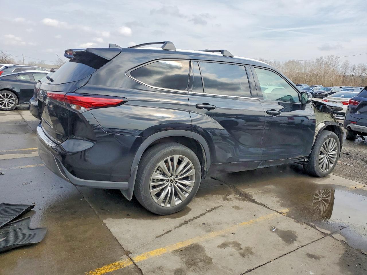 2021 Toyota Highlander Platinum - Фото 3