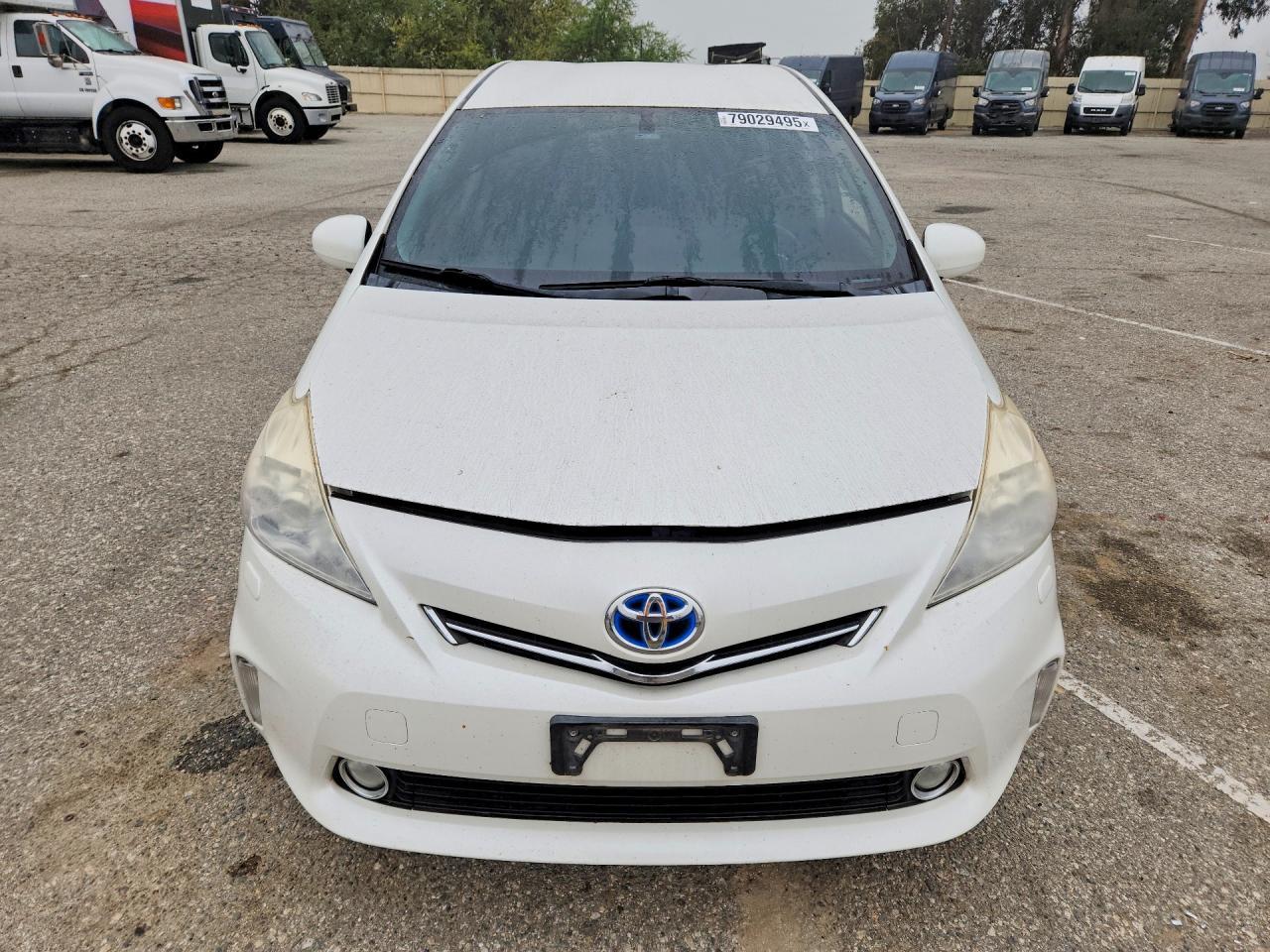 2014 Toyota Prius V Five - Фото 5
