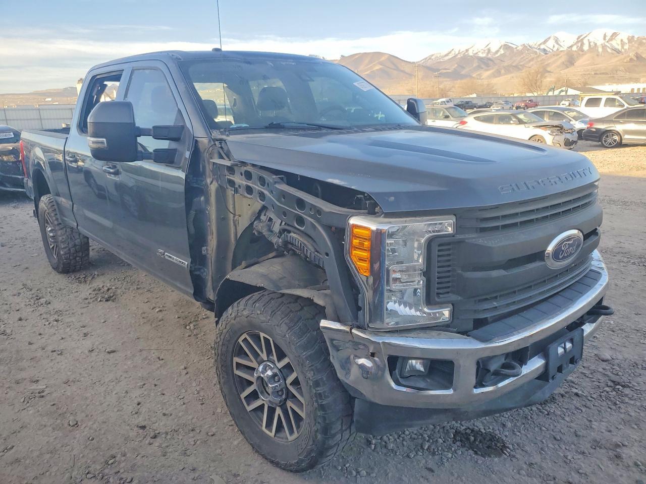 2017 Ford F350 Super Duty - Фото 4