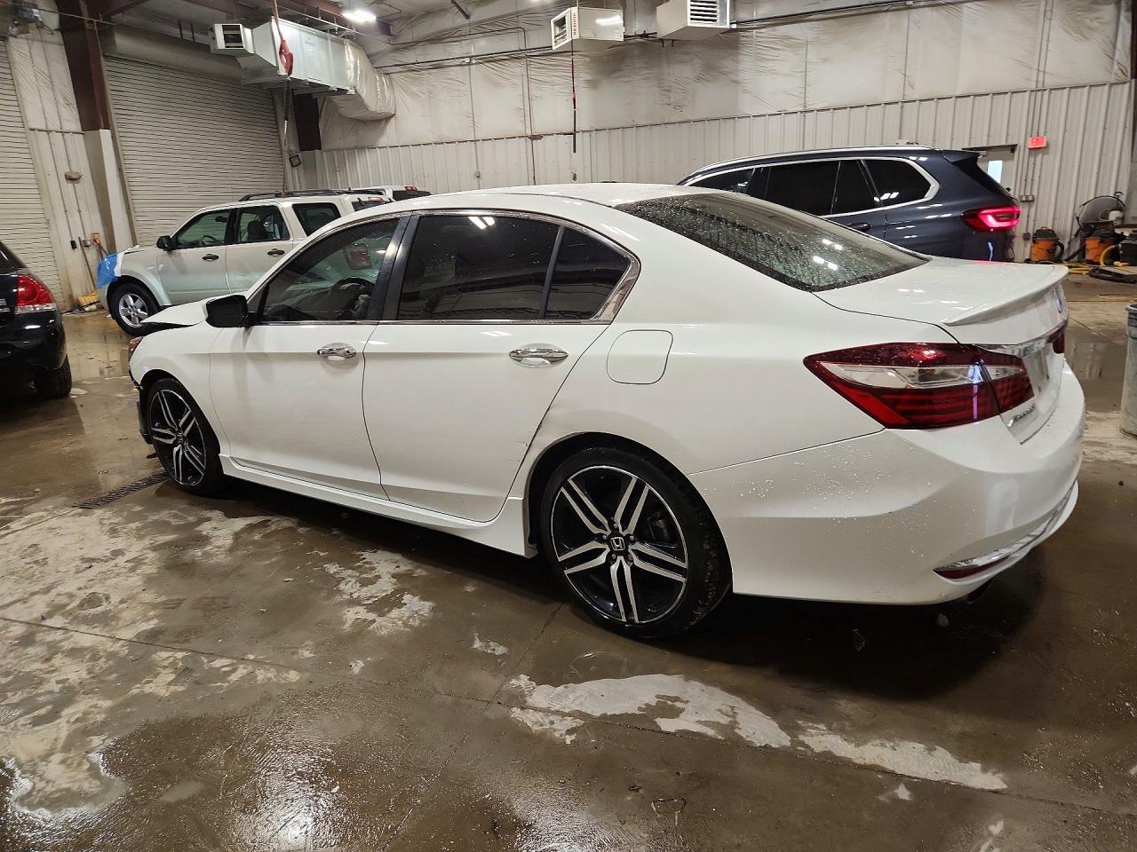 2017 Honda Accord Sport Special Edition - Image 2