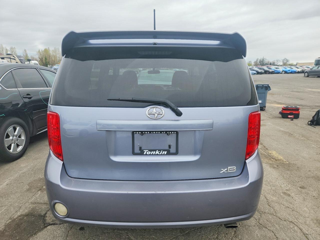 2010 Scion Xb Base - Фото 6