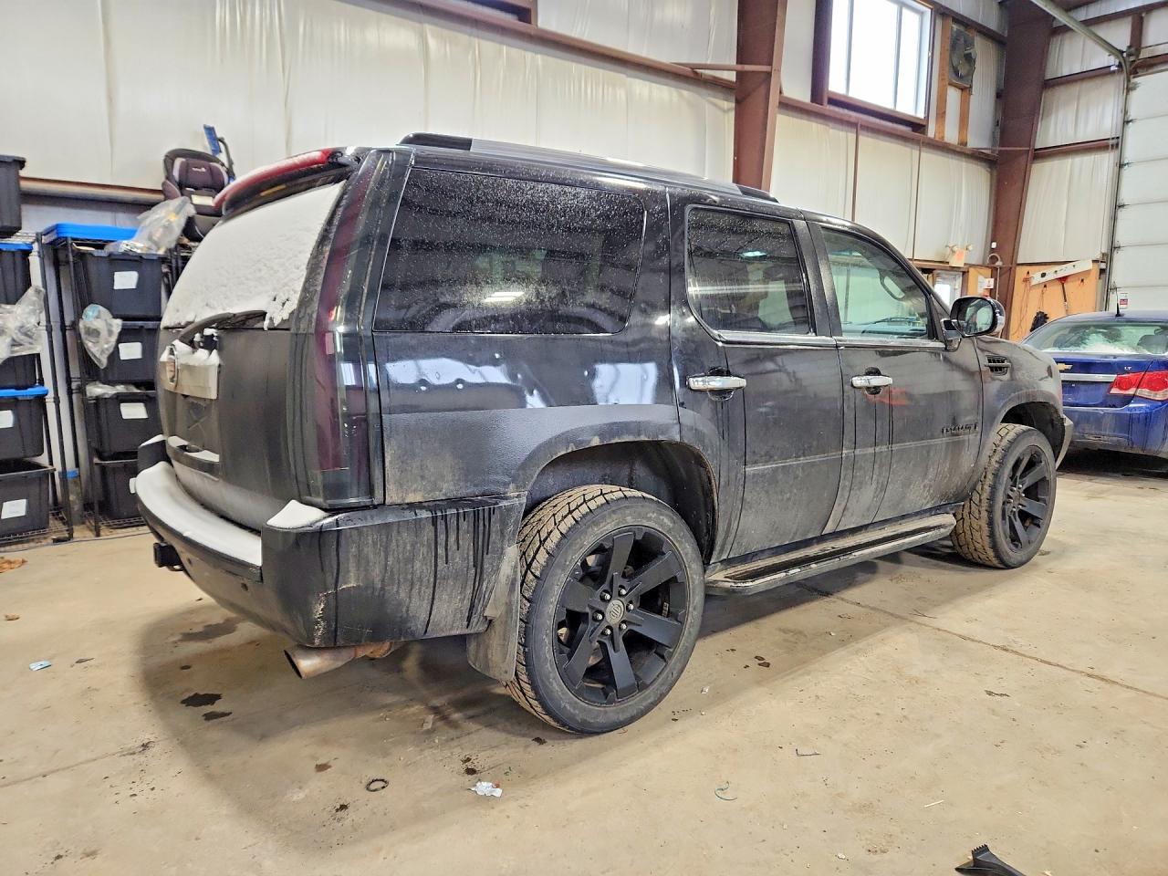 2007 Cadillac Escalade Luxury - Image 3