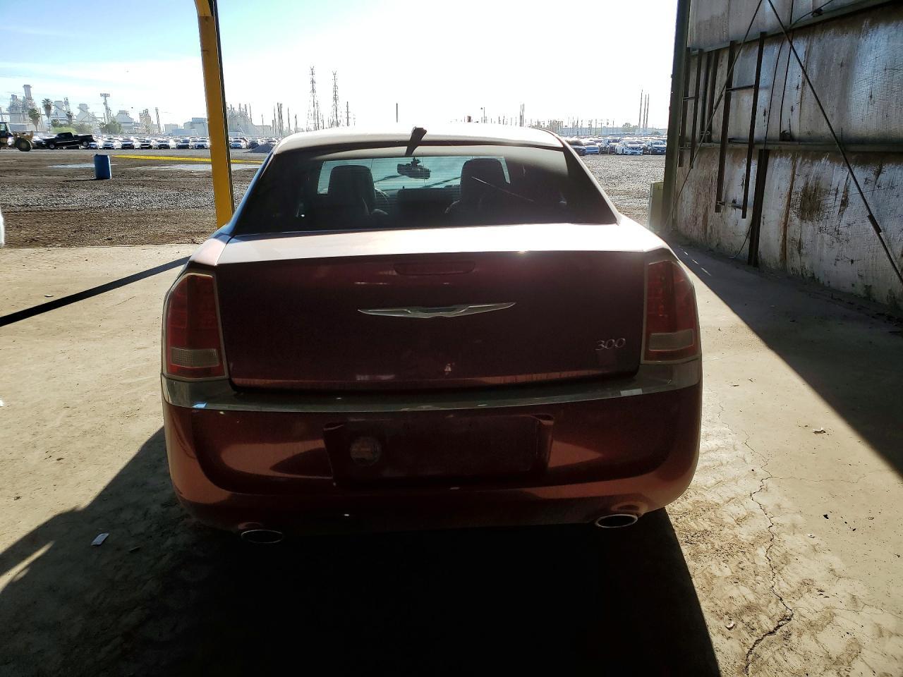 2013 Chrysler 300 - Image 6
