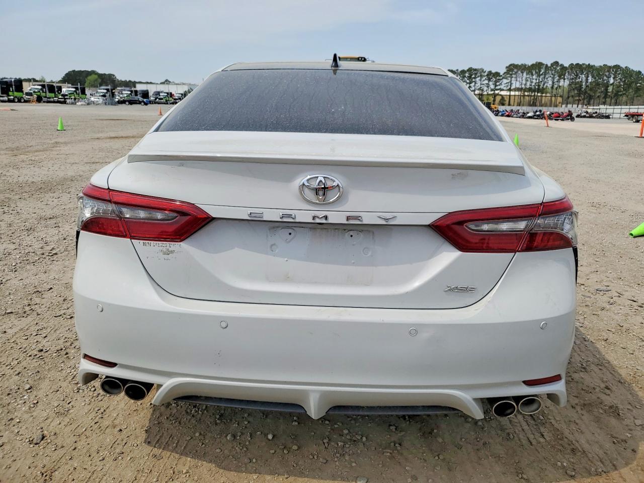 2022 Toyota Camry Xse V6 - Image 6