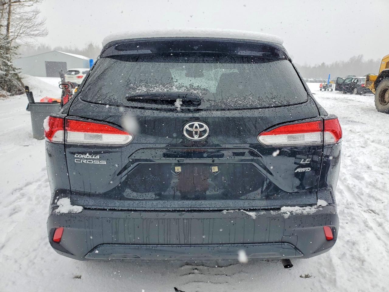 2025 Toyota Corolla Cross Le - Image 6