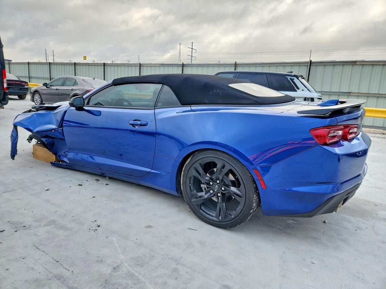 2023 Chevrolet Camaro Ls - Фото 2