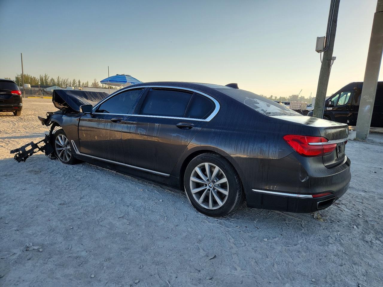 2018 BMW 740 I - Фото 2