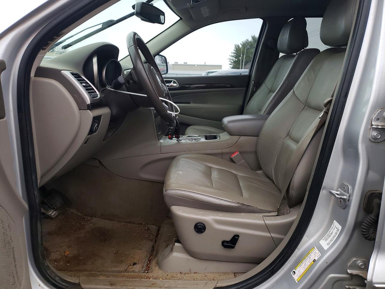 2012 Jeep Grand Cherokee Laredo - Image 7