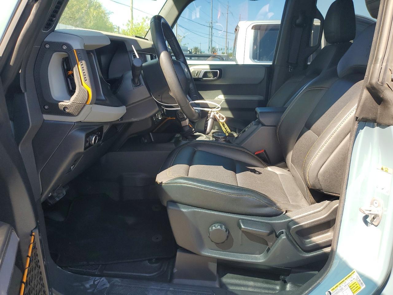 2023 Ford Bronco Base - Image 7