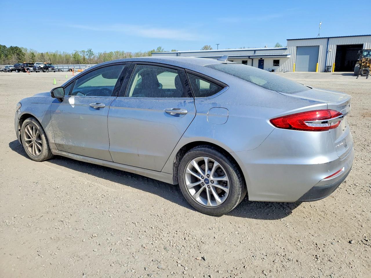 2020 Ford Fusion Se - Фото 2