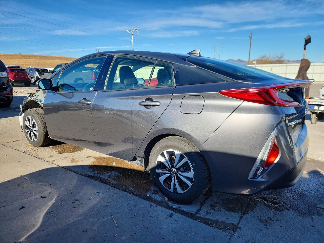 2017 Toyota Prius Prime Plus - Фото 2