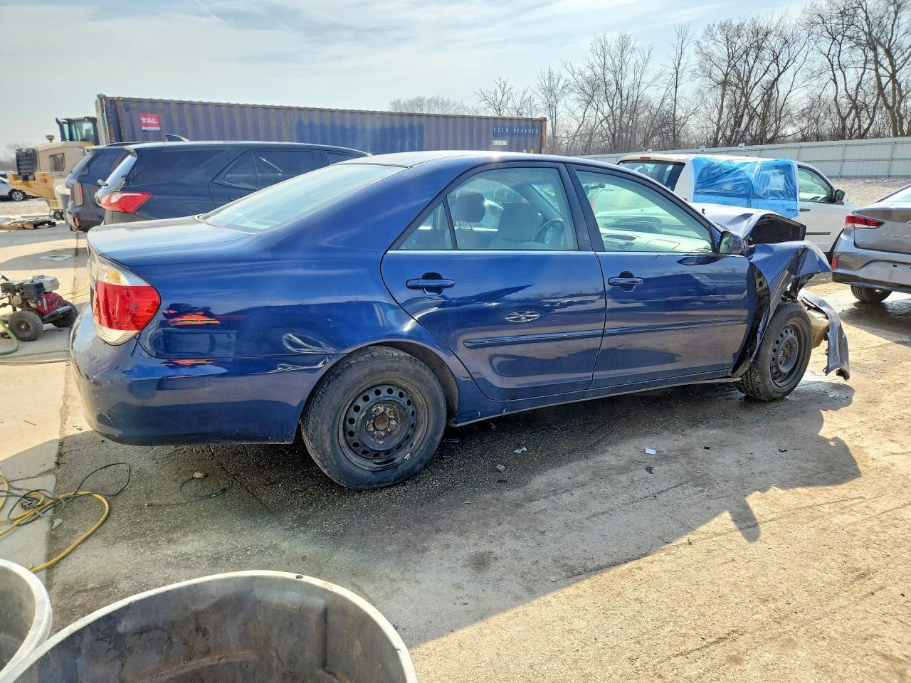 2005 Toyota Camry Le - Image 3